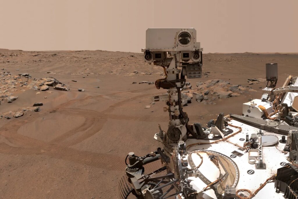 Découvertes récentes sur Mars : des chercheurs explorent des indices de vie potentielle.