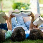 Sélection de 7 livres à offrir pour le baptême et la première communion en France.