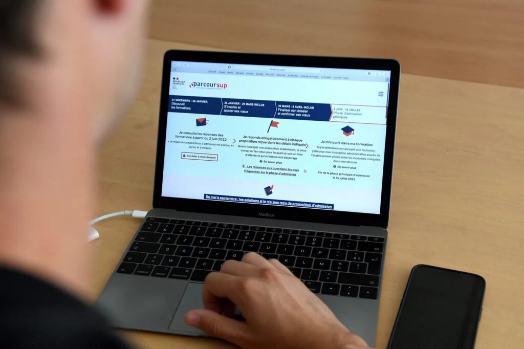 Résultats Parcoursup : calendrier des réponses et dates limites d’inscription détaillés
