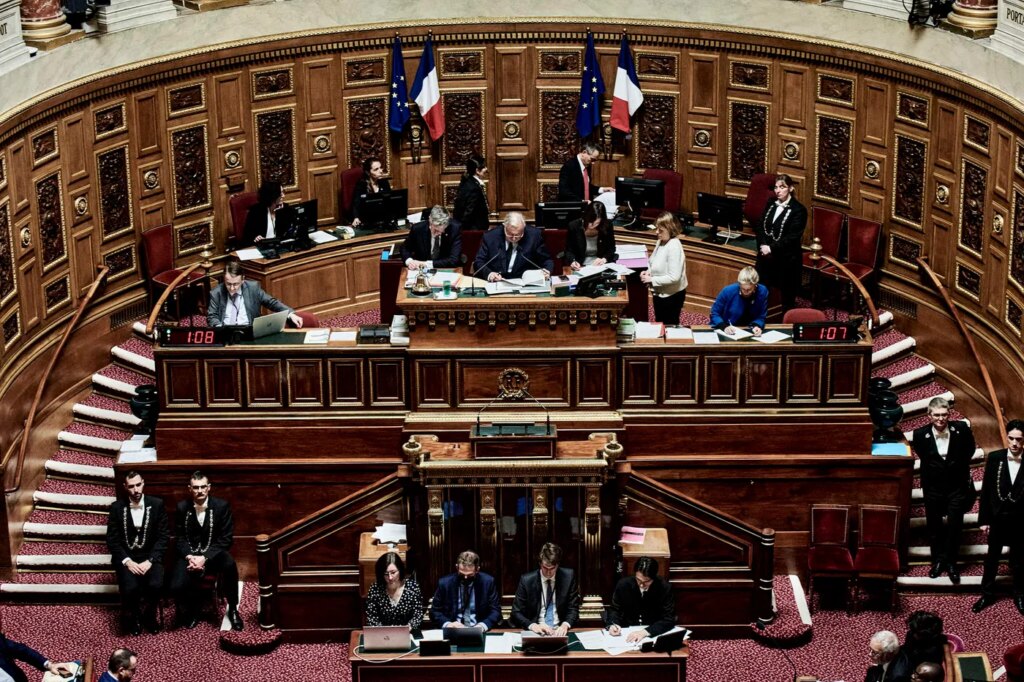Sénat : adoption d’un texte pour encadrer l’enseignement supérieur privé en France.