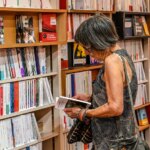 Fermetures de librairies en hausse face aux ouvertures, une tendance préoccupante en France.