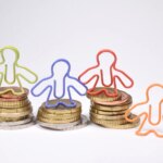 L&rsquo;épargne solidaire : un choix pratique et éthique pour les investisseurs français.
