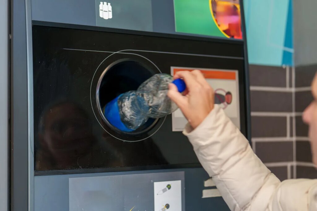 Recyclage : La consigne sur les bouteilles en plastique suscite des réticences en France