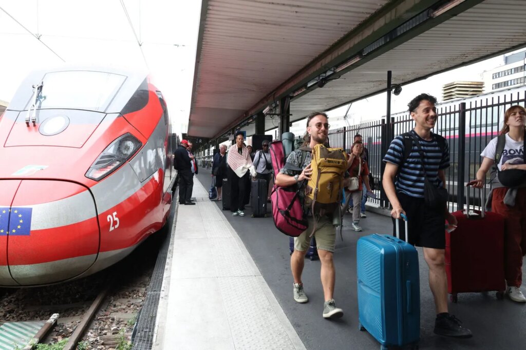 Trenitalia réduit ses tarifs de 10 % sur la ligne Paris-Marseille, défiant la SNCF.