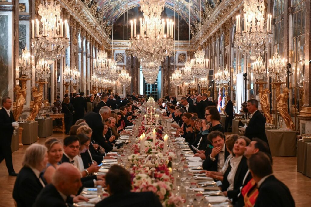 Poutine et Trump au château de Versailles : un symbole de la diplomatie française.