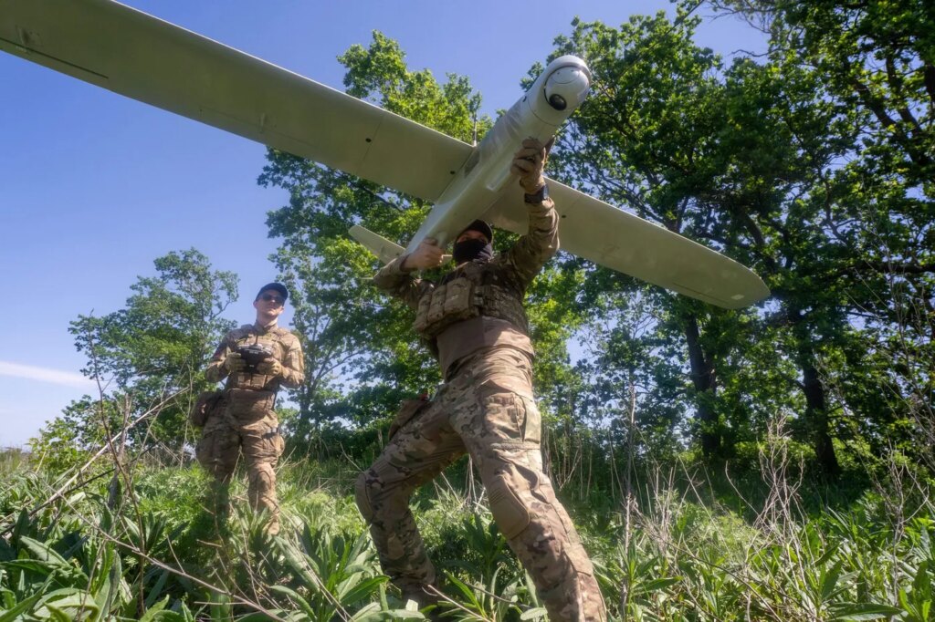 Ukraine réplique à la Russie avec des drones et des missiles dans le conflit en cours.