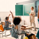 Enseignement privé : la Cour des comptes examine la formation des enseignants en France.