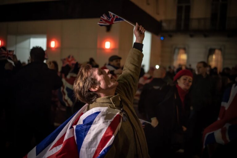Brexit : dix ans après, le Royaume-Uni et l’UE amorcent un rapprochement prudent