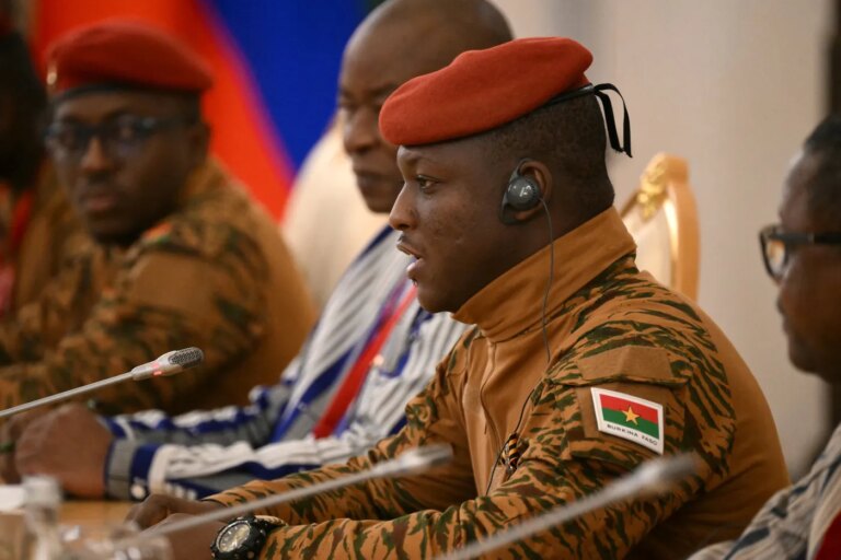 Le Burkina Faso rompt ses relations diplomatiques avec la France.