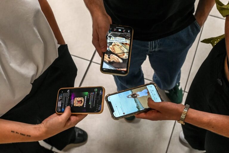 L’Australie augmente les amendes pour les plateformes de réseaux sociaux interdites aux mineurs.