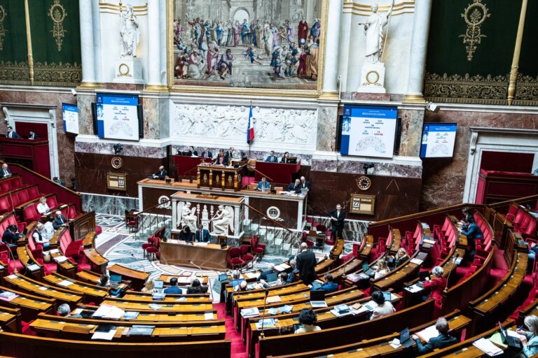 Aide à mourir : les contours de la loi en discussion au sein du Parlement français