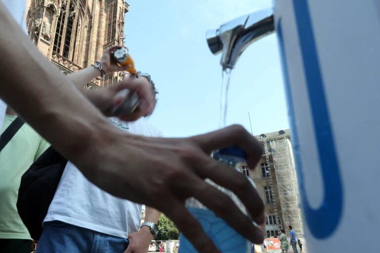 Canicule : départements en vigilance rouge, hausse des décès signalés.