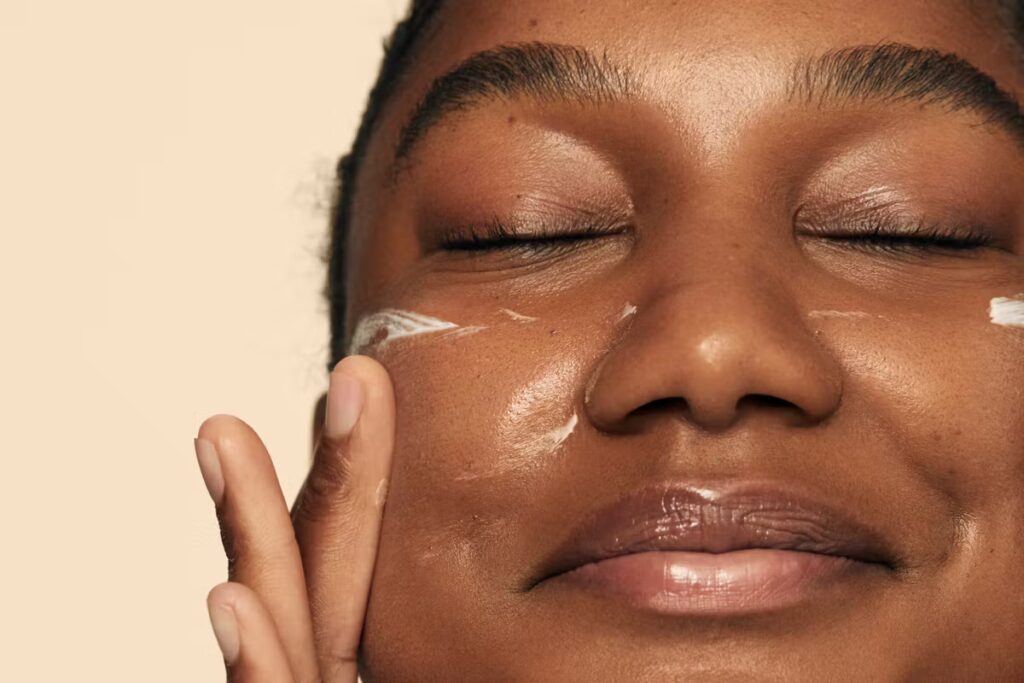 Les routines beauté de la Gen Z révèlent une obsession pour la longévité de la peau