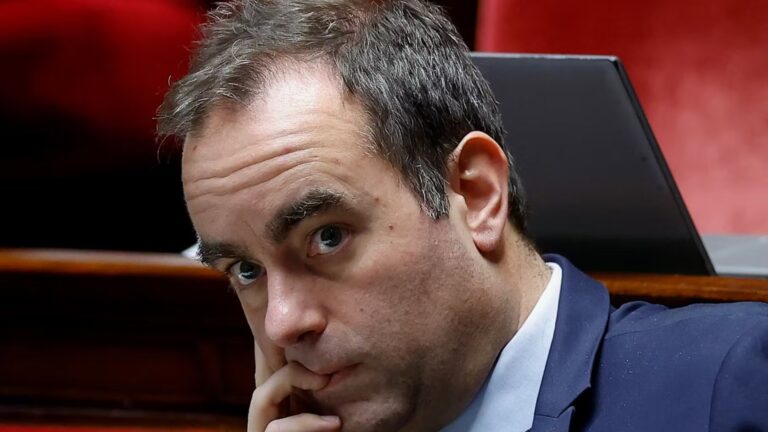 Sébastien Lecornu évoque des économies incertaines après les aides sur l’essence.