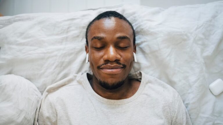 Risques pour l’audition liés à l’utilisation d’écouteurs pendant le sommeil.