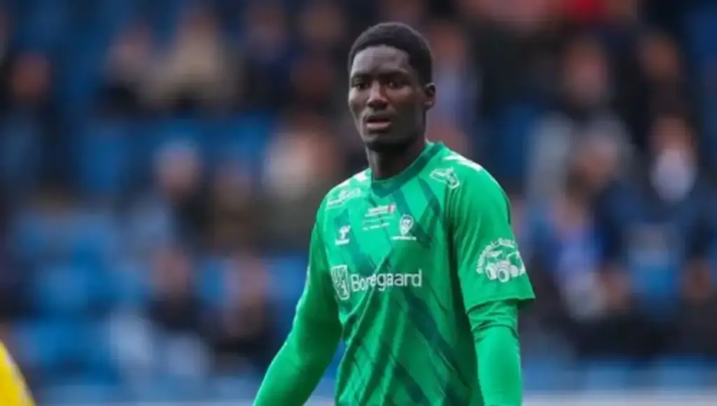 Rennes écarte Mamour Ndiaye après une évaluation de ses performances sur le terrain.