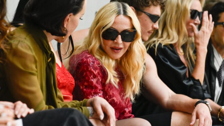 Madonna exprime des réserves sur l’utilisation de l’intelligence artificielle dans la musique.