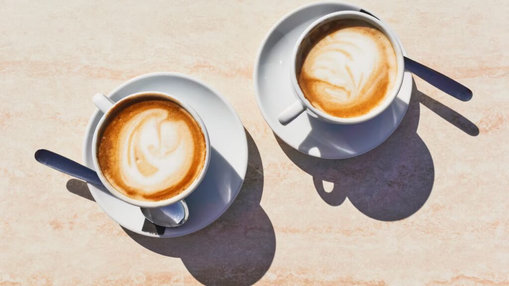 La consommation de café déconseillée par les autorités sanitaires lors de fortes chaleurs.