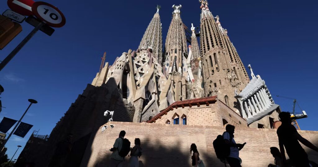 La Sagrada Família de Barcelone : malentendu sur son achèvement et son financement