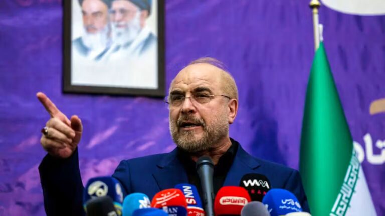 L’Iran mise sur la diplomatie tout en se préparant à un éventuel conflit.