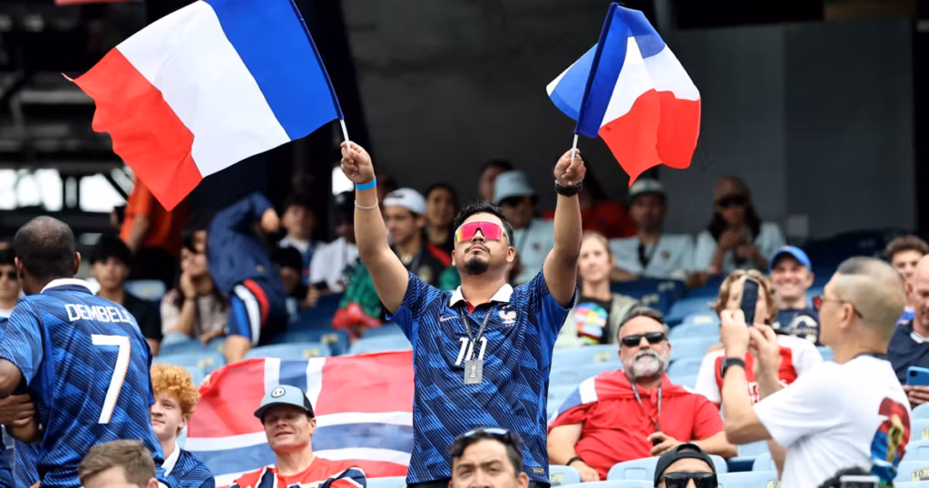 France-Suède : les Bleus et l’intensité calme de leurs supporteurs en tribunes