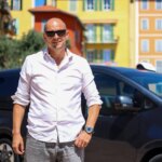 Le président des taxis de Menton évoque tensions sur VTC et bornes électriques.