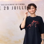 Zendaya porte un tee-shirt à 35 dollars lors de la promo de Spider-Man à Paris.
