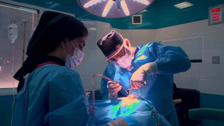Rhinoplastie en Iran : une tendance croissante chez les femmes pour de meilleures opportunités professionnelles.
