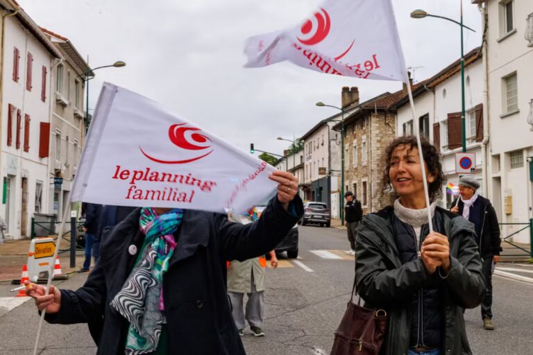 Planning familial de Gironde menacé de fermeture après retrait de subventions par l’ARS.