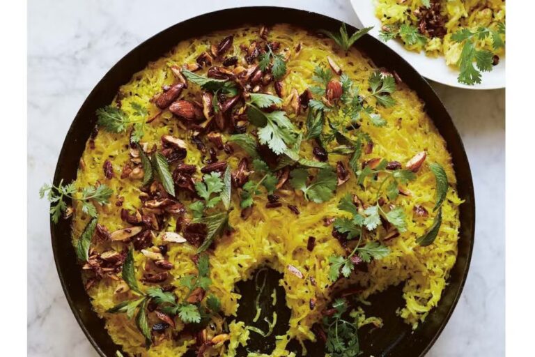 Riz pilaf au citron et amandes : une recette simple d’Anna Jones à découvrir.