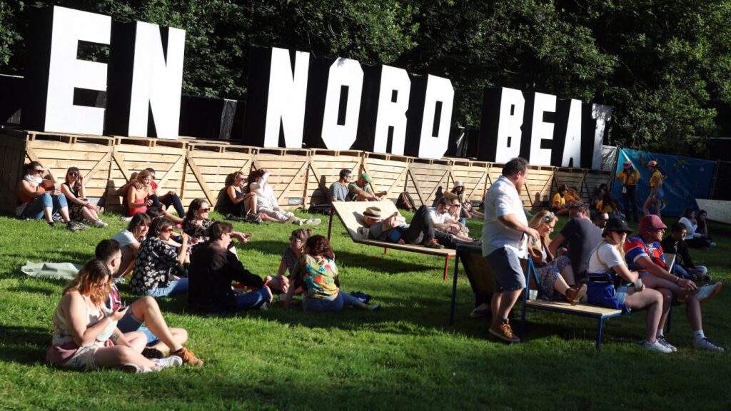 En Nord Bike organise une balade à vélo en groupe vers le festival En Nord Beat depuis Lille.