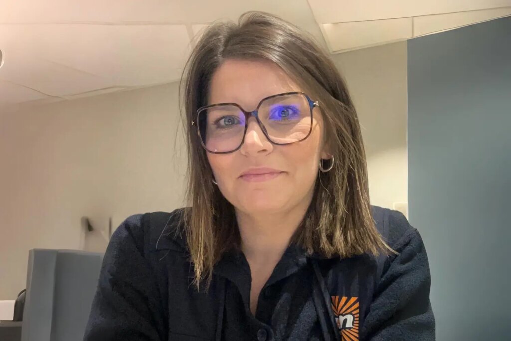 Aline, directrice d’un magasin B&M, révèle son salaire mensuel de 41 ans.