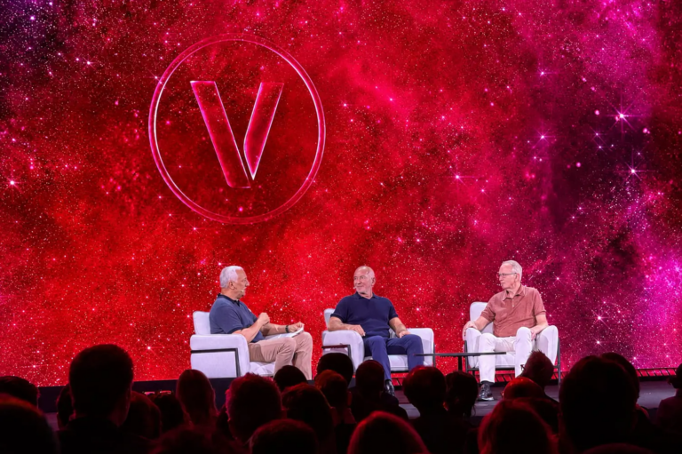 Bezos et Arnault débattent des enjeux de l’IA à VivaTech, attirant l’attention du secteur technologique.