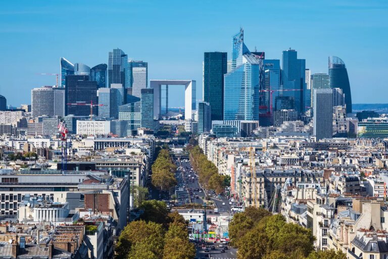 Bpifrance lève des fonds pour son fonds de private equity Blue Sea, visant 4 à 5 milliards d’euros.