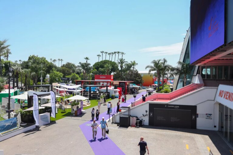 Cannes Lions : l’intégration des agents IA dans l’achat média confirmée par des experts.
