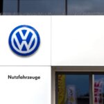 Volkswagen envisage de réduire 100 000 emplois en réponse à la crise du marché chinois.