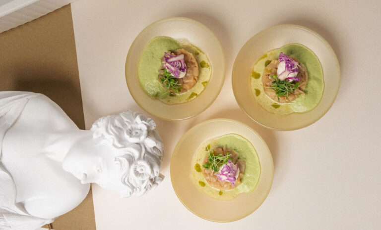 Esprit Traiteur collabore avec un chef toulousain pour explorer de nouvelles saveurs.