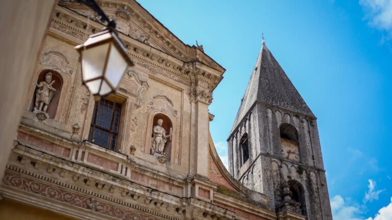 Église baroque de Menton : retables rares et orgue toscan au cœur des Alpes-Maritimes.