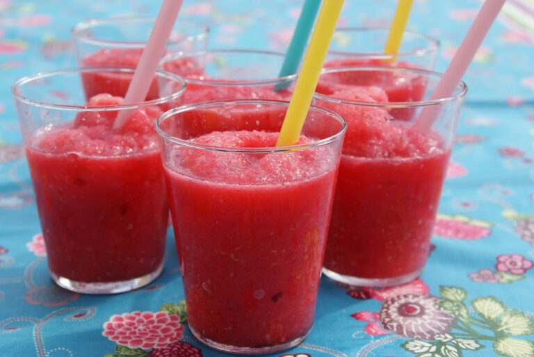 Recette de granité à la pastèque : une préparation simple et rafraîchissante.