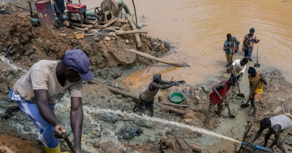Déforestation et minerais rares : l’épidémie d’Ebola liée à la transition énergétique.