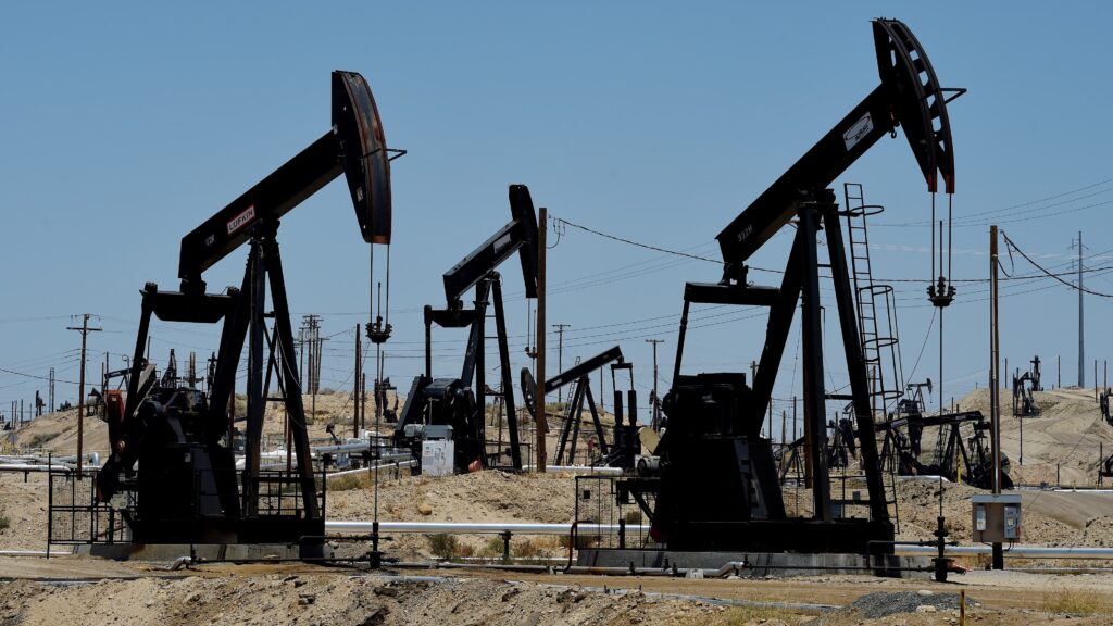 Réserve stratégique de pétrole des États-Unis atteint son niveau le plus bas depuis 1983.