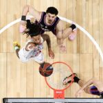 Matthew Strazel dirige le jeu de Monaco en finale contre Paris en l’absence de Mike James.