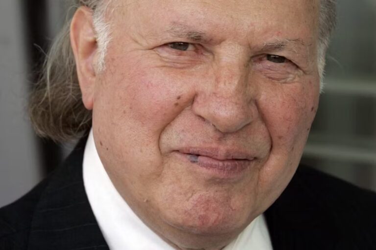 Imre Kertész souligne l’impossibilité de décrire Auschwitz, une tâche immense.
