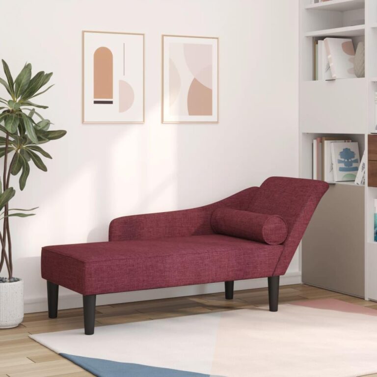 Chaise longue droite en tissu bordeaux pour salons et appartements modernes.