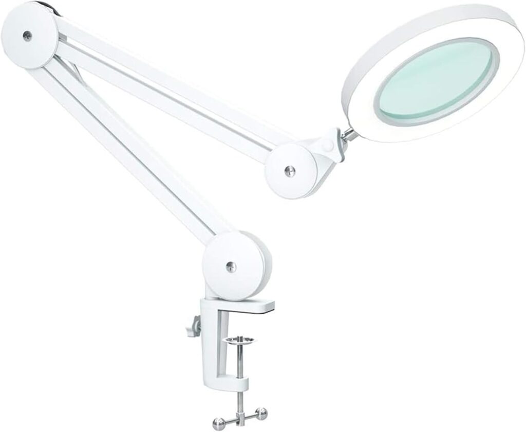 Éclairage LED de précision : Lampe grossissante avec verre de 105 mm et bras pivotant.
