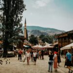 Sarajevo rouvre ses portes aux touristes après une période de restrictions.
