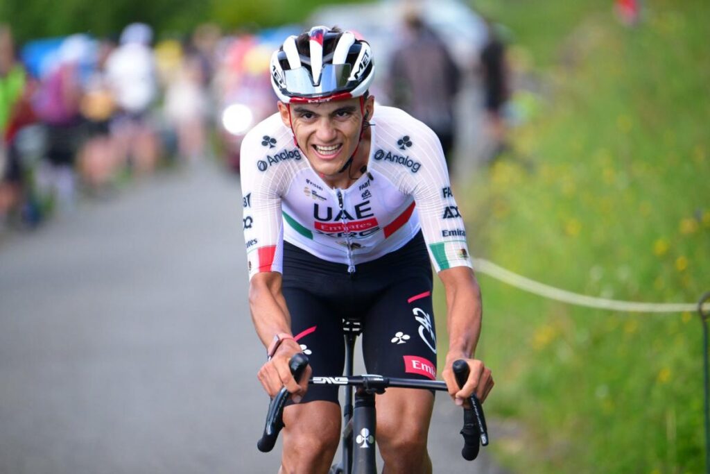 Isaac Del Toro opte pour une stratégie d’attente sur le Tour Auvergne-Rhône-Alpes.