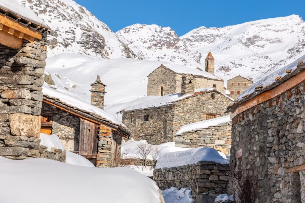 Vacances au ski : le Val-Cenis et Bonneval, stations accessibles des Alpes françaises