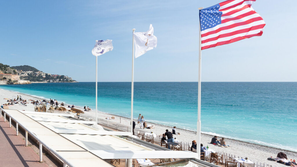 Nice attire de plus en plus de touristes américains malgré la crise économique actuelle.