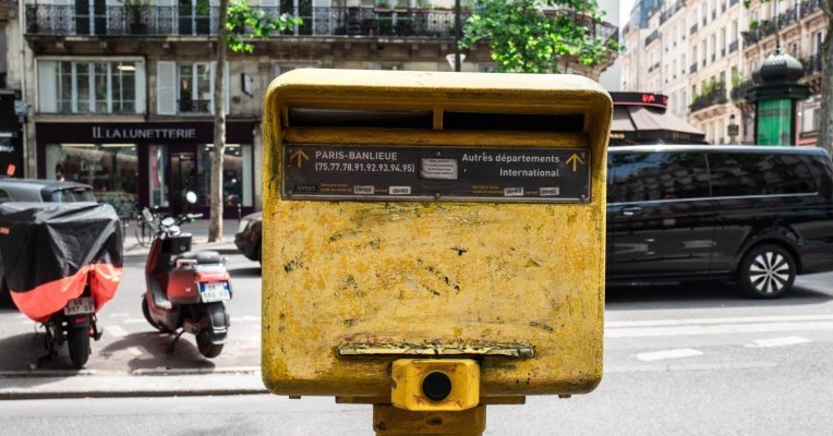 Sauvons notre poste : 1,8 million d’emplois menacés dans le secteur public.